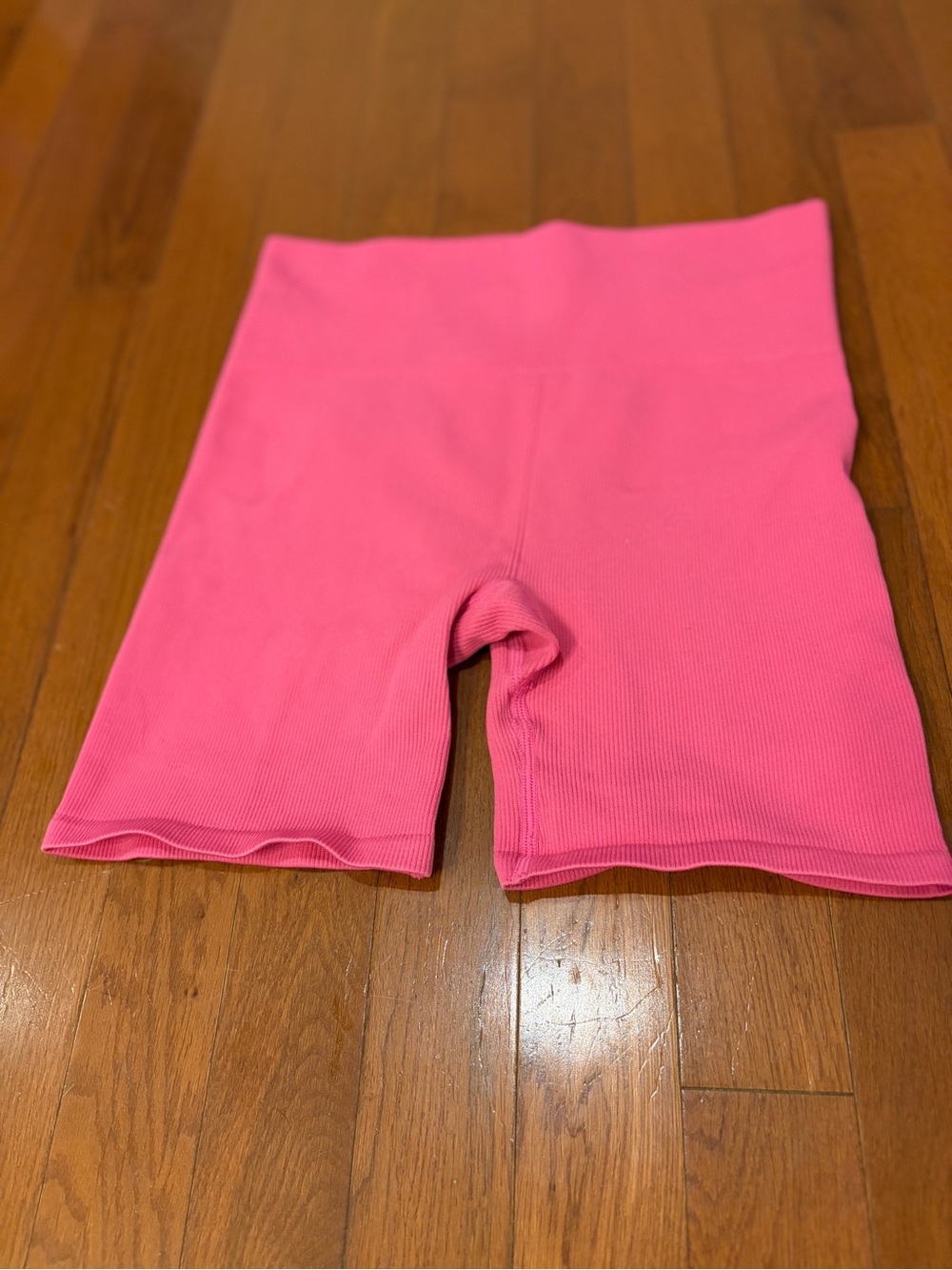 New Balance | High-Waist Ribbed Bike Shorts in Bright Pink